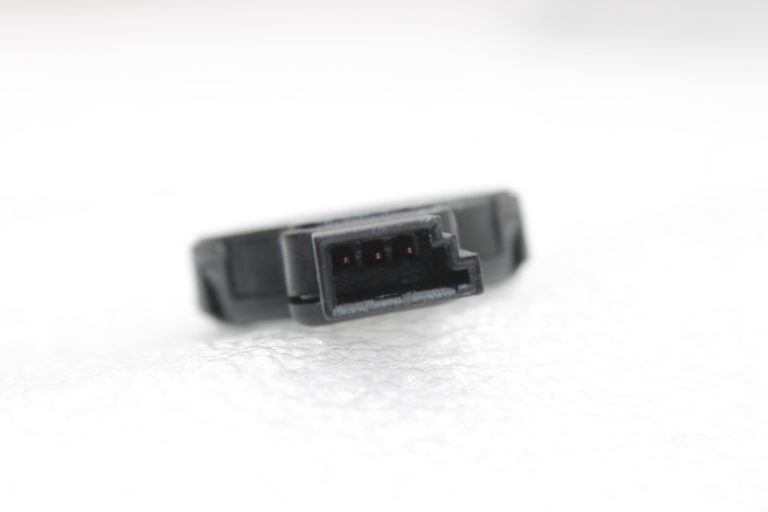 Oriģinālais Toyota Avensis T27 lietus sensors 8994105030, 89941-05030
