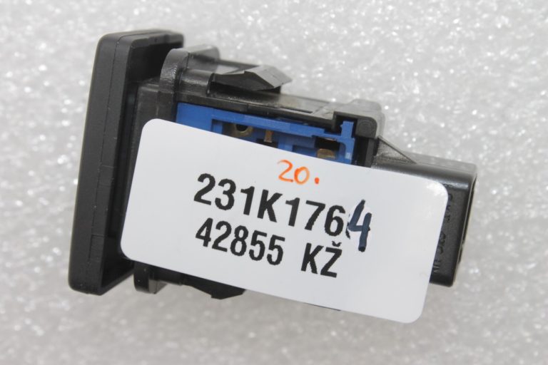 Oriģināls Toyota Avensis T27 Pre-Collision System Cancel Switch 8477005011