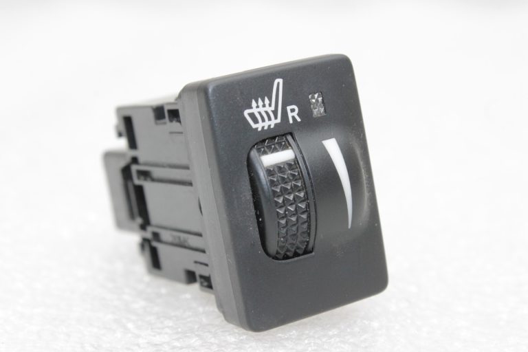Oriģināls Toyota Avensis T27 sēdekļu apsildes slēdzis pa labi 8475105060, 84751-05060
