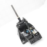 Oriģinālais Opel Antara A 6 pakāpju manuālās pārnesumkārbas pārnesumu svira 22799208, 25191000