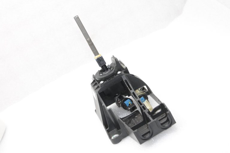 Oriģinālais Opel Antara A 6 pakāpju manuālās pārnesumkārbas pārnesumu svira 22799208, 25191000