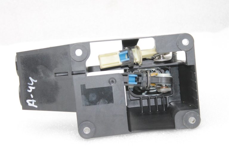 Oriģinālais Opel Antara A 6 pakāpju manuālās pārnesumkārbas pārnesumu svira 22799208, 25191000