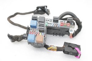 Opel Meriva B virsbūves elektroinstalācijas instalācijas drošinātāju bloks vadības bloks 93197115 1282227
