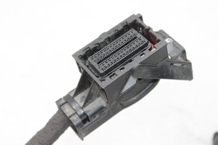 Opel Meriva B virsbūves elektroinstalācijas instalācijas drošinātāju bloks vadības bloks 93197115 1282227