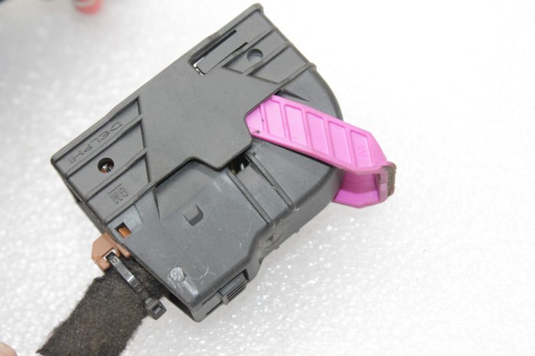 Opel Meriva B virsbūves elektroinstalācijas instalācijas drošinātāju bloks vadības bloks 93197115 1282227