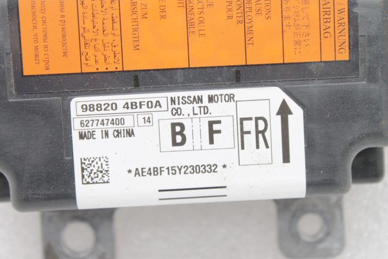 Nissan X-Trail T32 gaisa spilvenu vadības bloks ar ACCIDENT DATA K88204BF0A, K8820 4BF0A