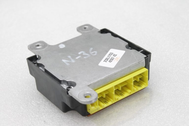 Nissan X-Trail T32 gaisa spilvenu vadības bloks ar ACCIDENT DATA K88204BF0A, K8820 4BF0A