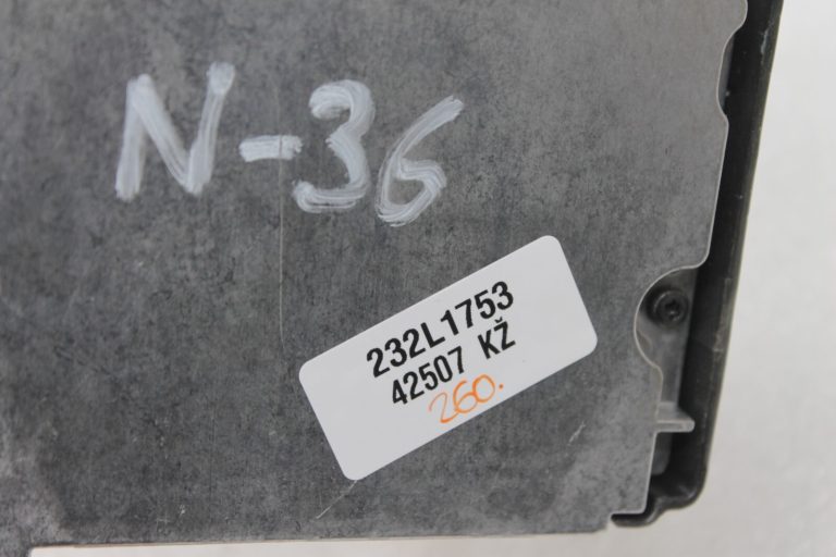 Nissan X-Trail T32 gaisa spilvenu vadības bloks ar ACCIDENT DATA K88204BF0A, K8820 4BF0A