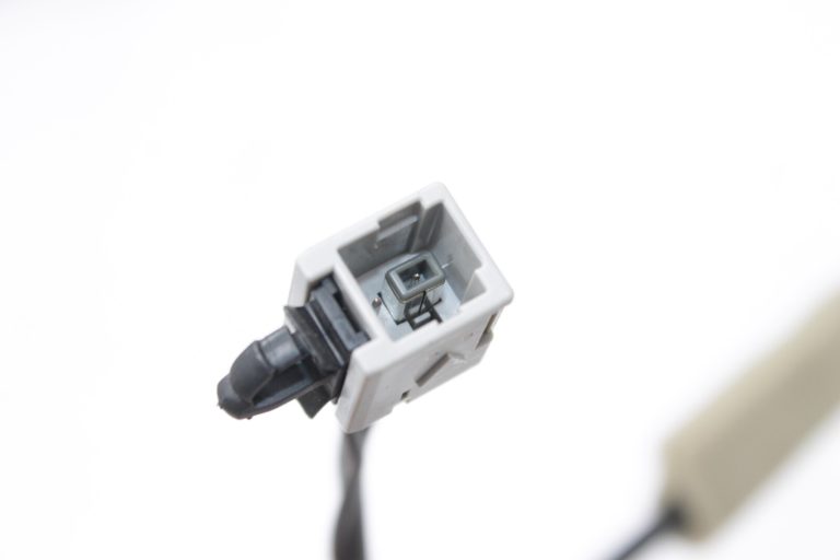 Nissan X-Trail T32 jumta antenas vadu instalācija 282434BA0A, 28243 4BA0A