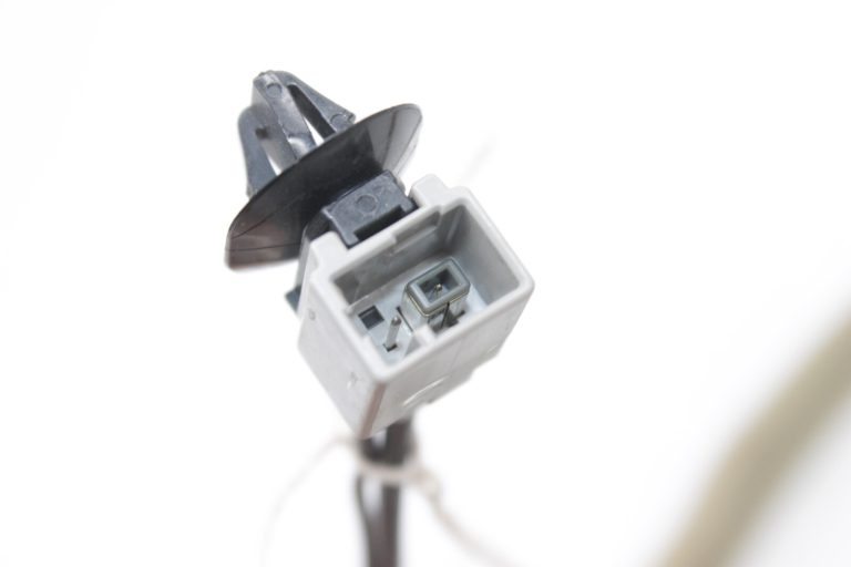 Nissan X-Trail T32 jumta antenas vadu instalācija 282434BA0A, 28243 4BA0A