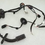 KIA Sportage QL Durvju instalācija priekšējā kreisā 91610F1090