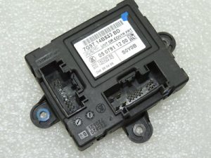 Volvo S80 II Central locking control unit front left 31295207