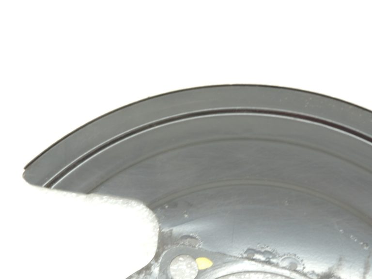 Opel Insignia B Aizmugurējā kreisā bremžu diska aizsargplāksne 84145653