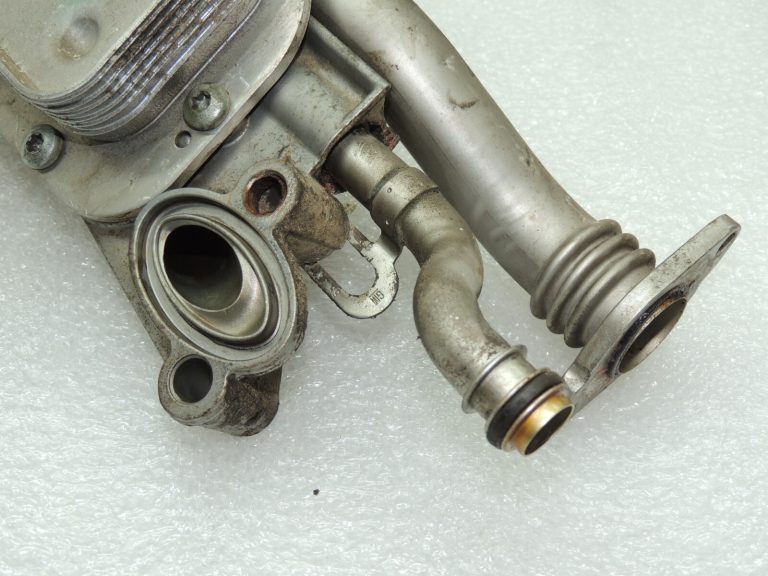 OEM Opel Zafira B 1.8i eļļas filtra korpuss eļļas dzesētājs 25199751