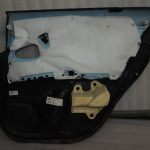 Toyota Avensis T27 durvju panelis FE40 melns aizmugurējais kreisais 6764005C40C1