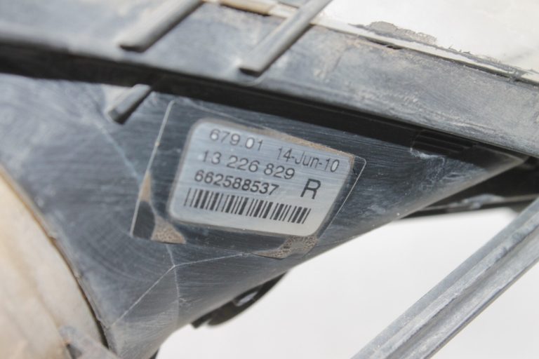 Oriģinālais Opel Insignia A (pirms facelift) miglas lukturu komplekts 13226829 13226828