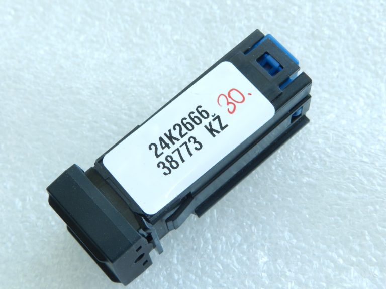 Oriģinālais Toyota Yaris IV (XP210) Sēdekļu apsildes slēdzis kreisais 84751K0040
