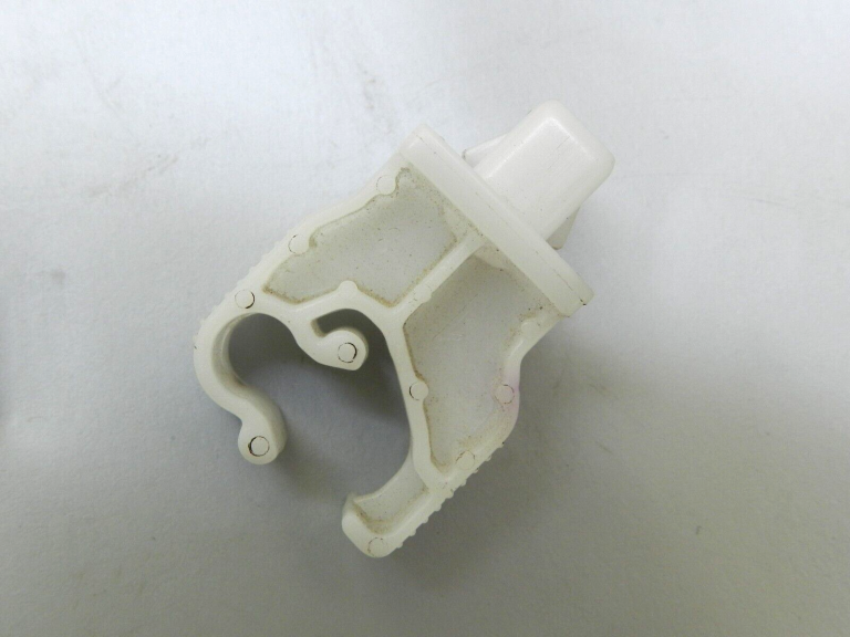 OEM Toyota Yaris IV (XP210) dzinēja pārsega atbalsta kronšteins 53452K0010, 53452-K0010