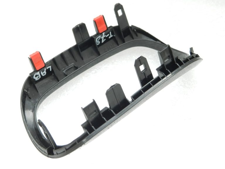 Toyota Yaris IV (XP210) instrumentu paneļa ventilācijas atveres vāks pa labi 55650K005050B0