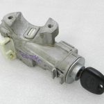 Toyota Yaris IV (XP210) aizdedzes slēdzenes ar atslēgu un durvju slēdzeņu komplekts 4528002420