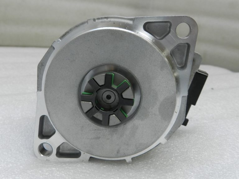 OEM Toyota Yaris IV (XP210) elektriskā stūres statņa motors 8965052J10, 89650-52J10