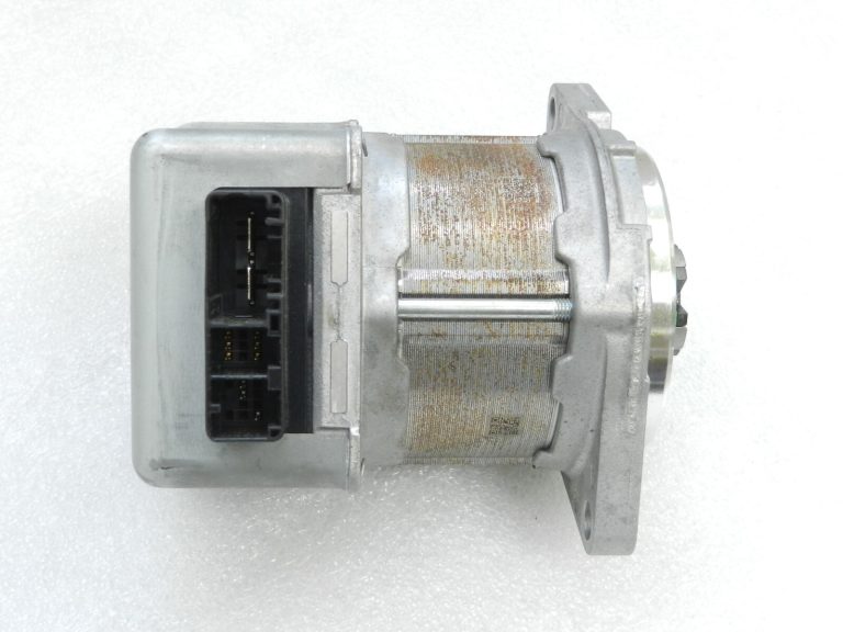 OEM Toyota Yaris IV (XP210) elektriskā stūres statņa motors 8965052J10, 89650-52J10