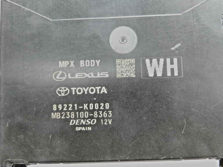 Toyota Yaris IV (XP210) 1.5 HEV MPX Virsbūves vadības bloks 892200DB10, 89221-K0020
