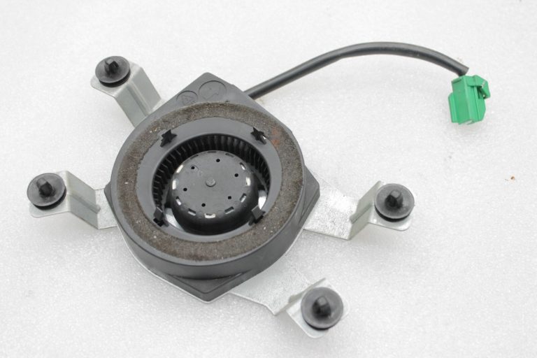 Lancia Thema II Priekšējie sēdekļi Labais Kreisais sēdekļa spilvens Pūtēja motors L0205716AA