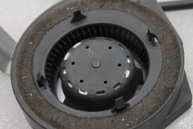 Lancia Thema II Priekšējie sēdekļi Labais Kreisais sēdekļa spilvens Pūtēja motors L0205716AA