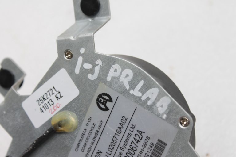 Lancia Thema II Priekšējie sēdekļi Labais Kreisais sēdekļa spilvens Pūtēja motors L0205716AA
