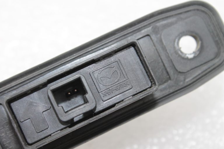 Oriģināls Mazda CX-5 KE aizmugurējo durvju slēdzis KD53-62-4B0A, KD53624B0A