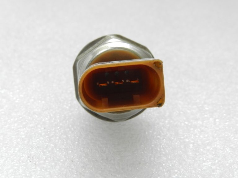 OEM VW VW Audi Seat Skoda 1.6 2.0 TDI degvielas sadalītāja spiediena sensors 03L906051
