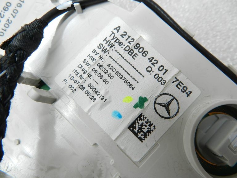 Mercedes E-klases W212 oriģināls salona apgaismojuma griestu lampa
