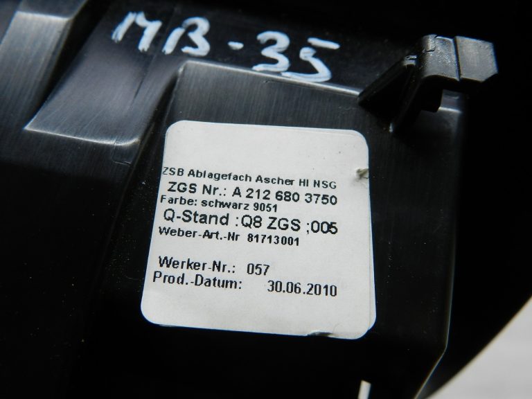 Mercedes E W212 oriģinālā aizmugurējā pelnu trauksme