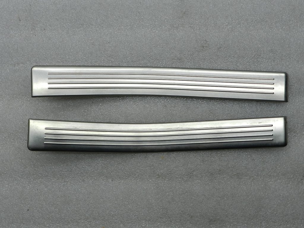 Mercedes E W212 original rear sill trim set DEFEKT!!!!