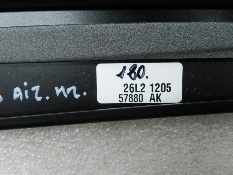 Mercedes E W212 oriģinālais apdares panelis melns aizmugurējais kreisais