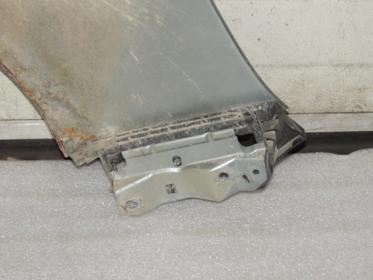 Opel Zafira C priekšējais kreisais dubļusargs GEV 13355187