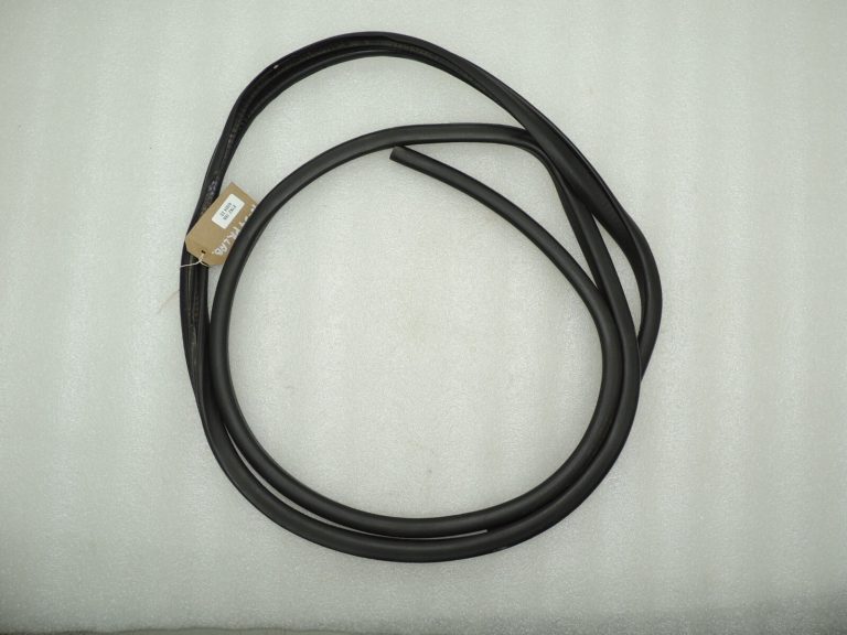Nissan Qashqai J11 durvju blīve priekšējā labajā pusē 808304EA1E