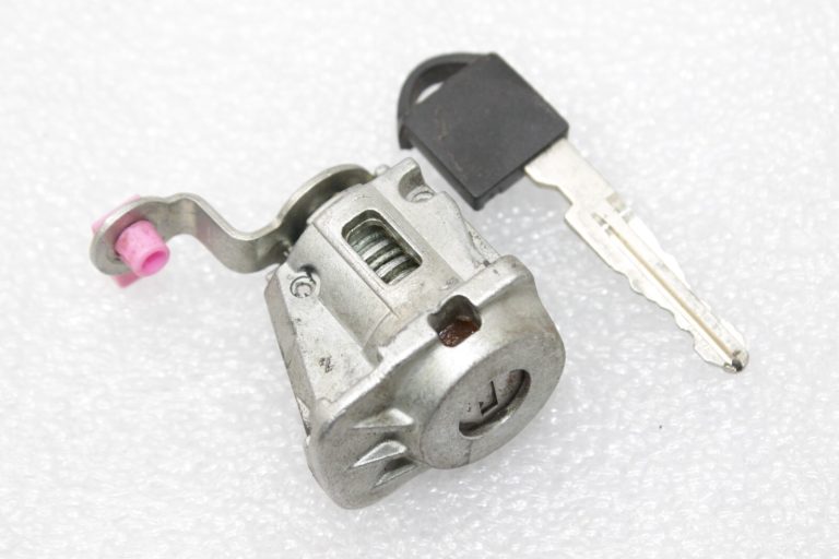 Oriģināls Nissan Qashqai J11 durvju slēdzeņu atslēgu cilindrs H05644ET0A