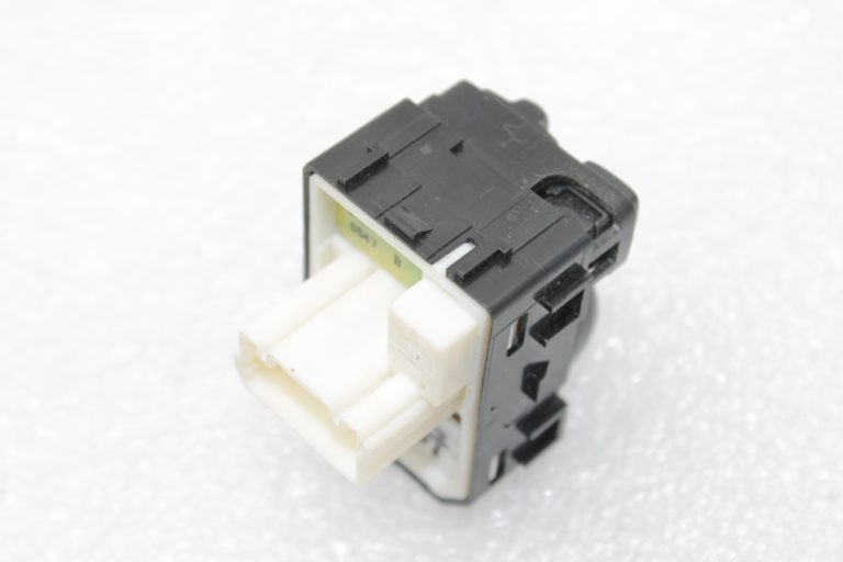 Nissan Qashqai J11 spoguļu slēdzis ar elektrisko salokāmo 255704EA1B