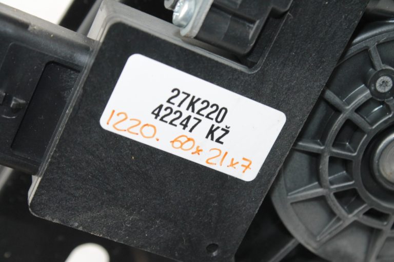 Nissan Qashqai J11 Logu regulators priekšējais kreisais 807014EA3C, 80701 4EA3C