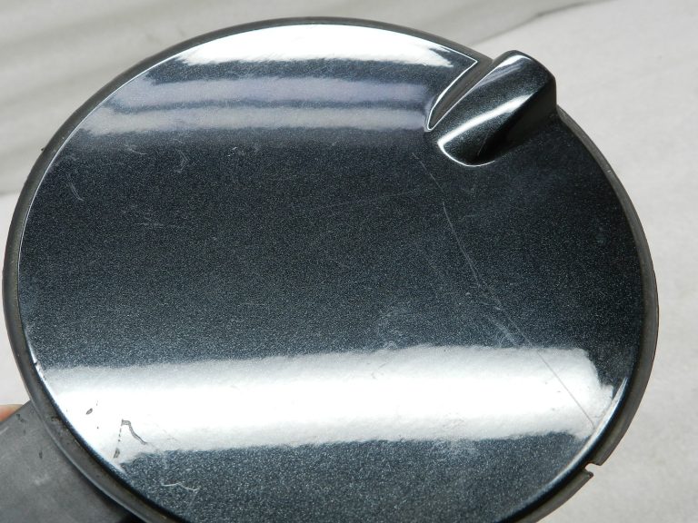 Opel Antara oriģināls degvielas uzpildes vāks degvielas uzpildes vāka aizbīdnis GAR Gar Carbon Flash / Grey Metallic