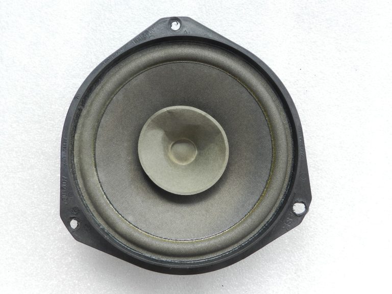 Oriģinālie Alfa Romeo Giulietta 940 aizmugurējo durvju Hi-Fi skaļruņi 50508493