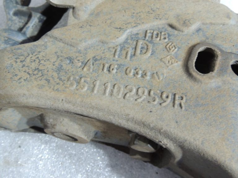 OEM Renault Espace V JFC aizmugurējā tilta ass balsts 555013092R 555019495R
