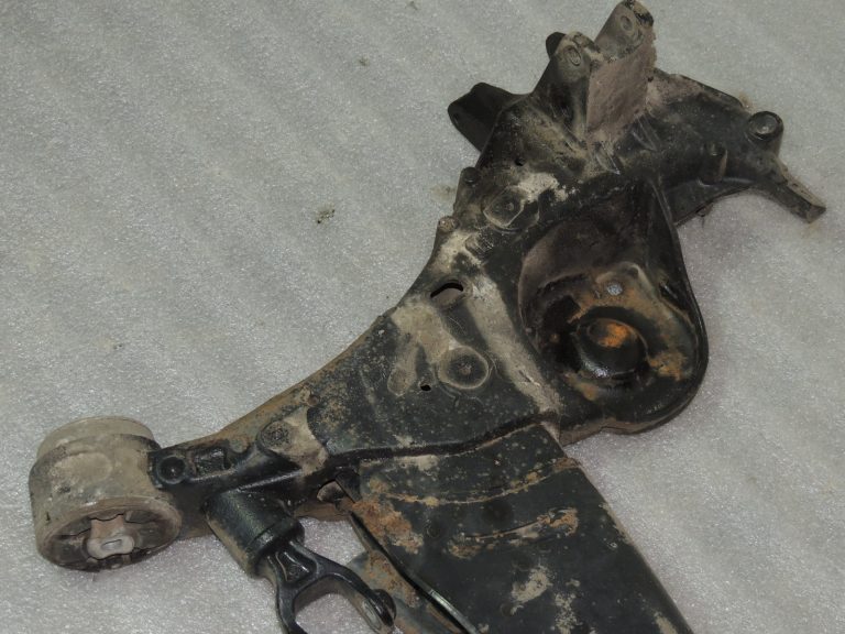 OEM Renault Espace V JFC aizmugurējā tilta ass balsts 555013092R 555019495R
