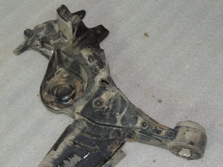 OEM Renault Espace V JFC aizmugurējā tilta ass balsts 555013092R 555019495R