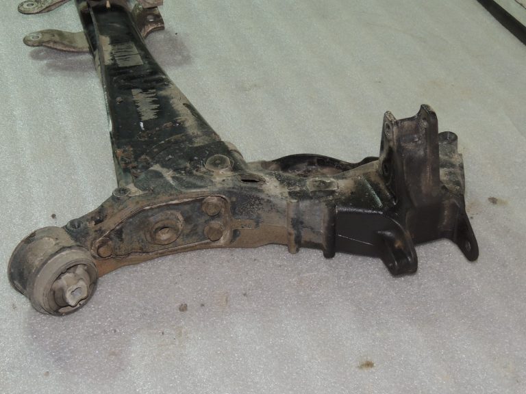 OEM Renault Espace V JFC aizmugurējā tilta ass balsts 555013092R 555019495R