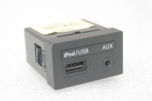 Oriģinālais Hyundai i40 iPod USB AUX savienotājs 96120-3Z550, 96120-3Z5504X
