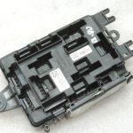 Oriģinālā BMW F31 F31 F30 F20 F20 F22 F32 aizmugurējā jaudas sadalītāja drošinātāju kārba
