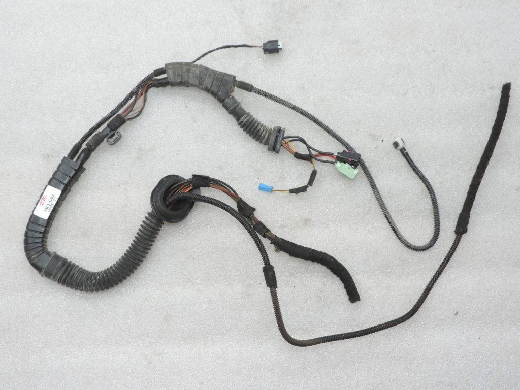 Original BMW F31 tailgate wiring harness repair (cut off)